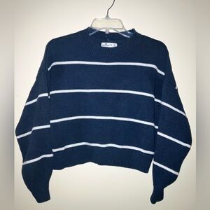 Hollister NWOT Crop Knit Sweater